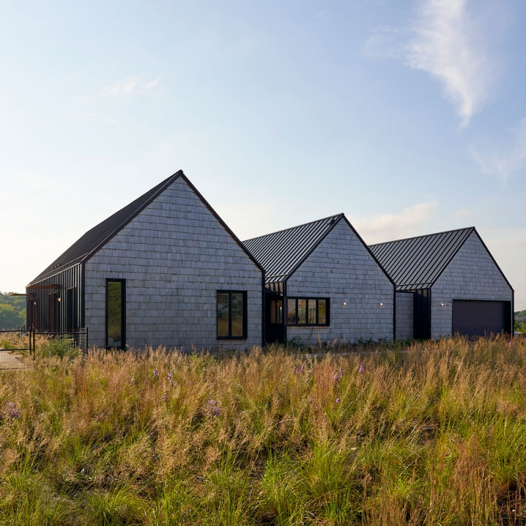 Ein Architekturbüro aus Chicago wählt die Leuchte Scotch für ein Farmhaus in Wisconsin